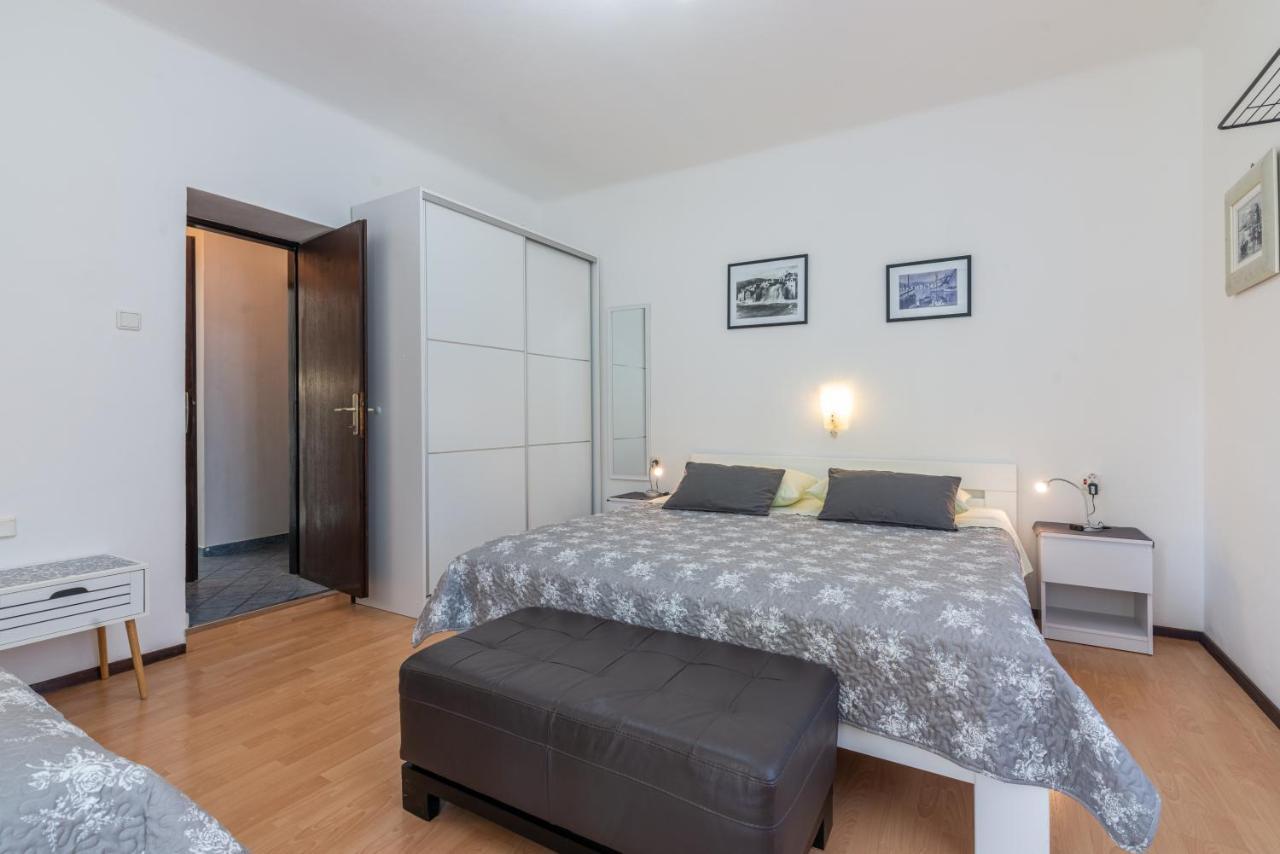 Apartment Luiza With Terrace บัชกา ภายนอก รูปภาพ